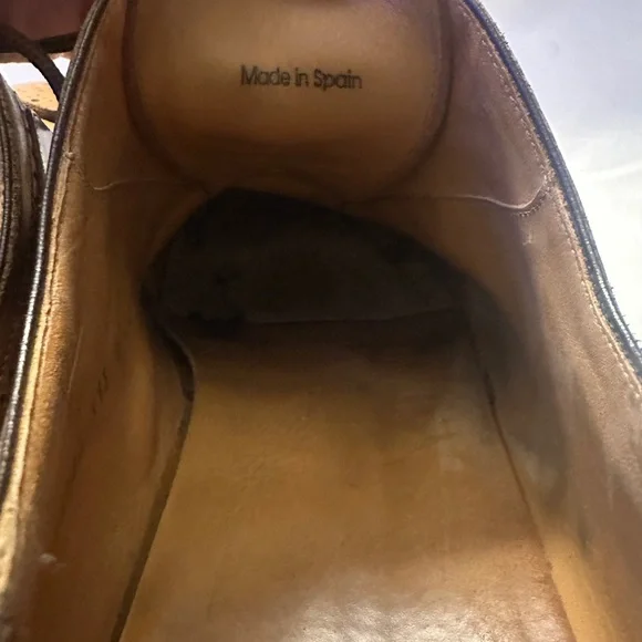 Men’s Magnanni Brown Oxford Shoes with Brogue Detailing - Picture 4 of 6